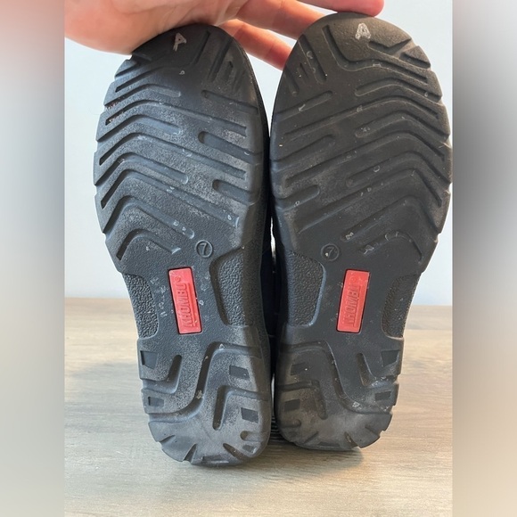 Khombu, faux fur cuff, leather upper, black ankle snow boot size 7 women’s - Picture 10 of 11